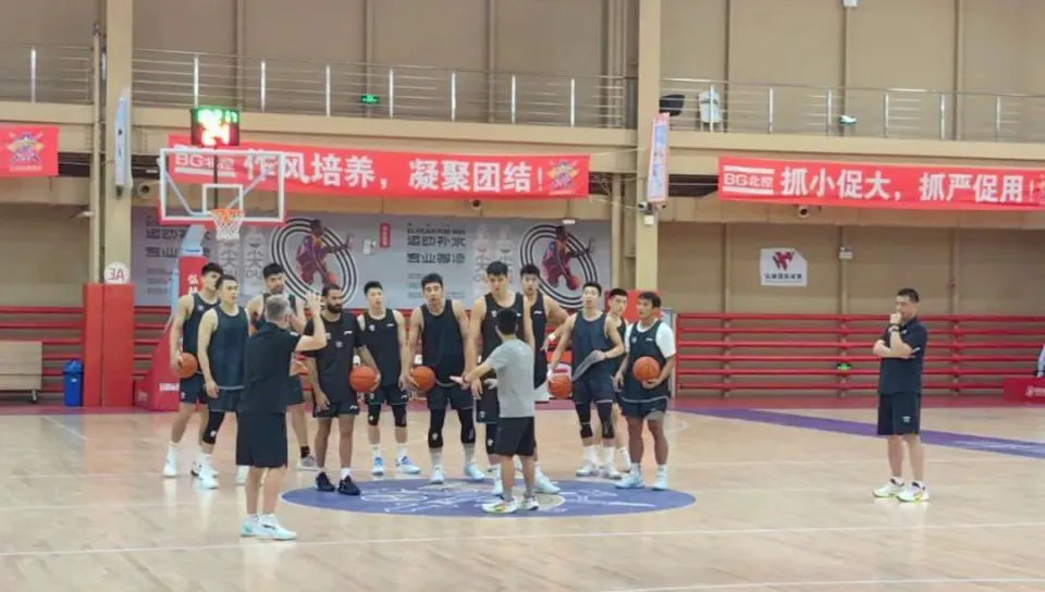 业余爱好者如何制定适合自己的篮球训练措施_1